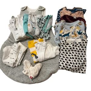 Baby Clothing Bundle Size 0-3 Months : Zutano Magnetic Me, Goumi, Kate Quinn